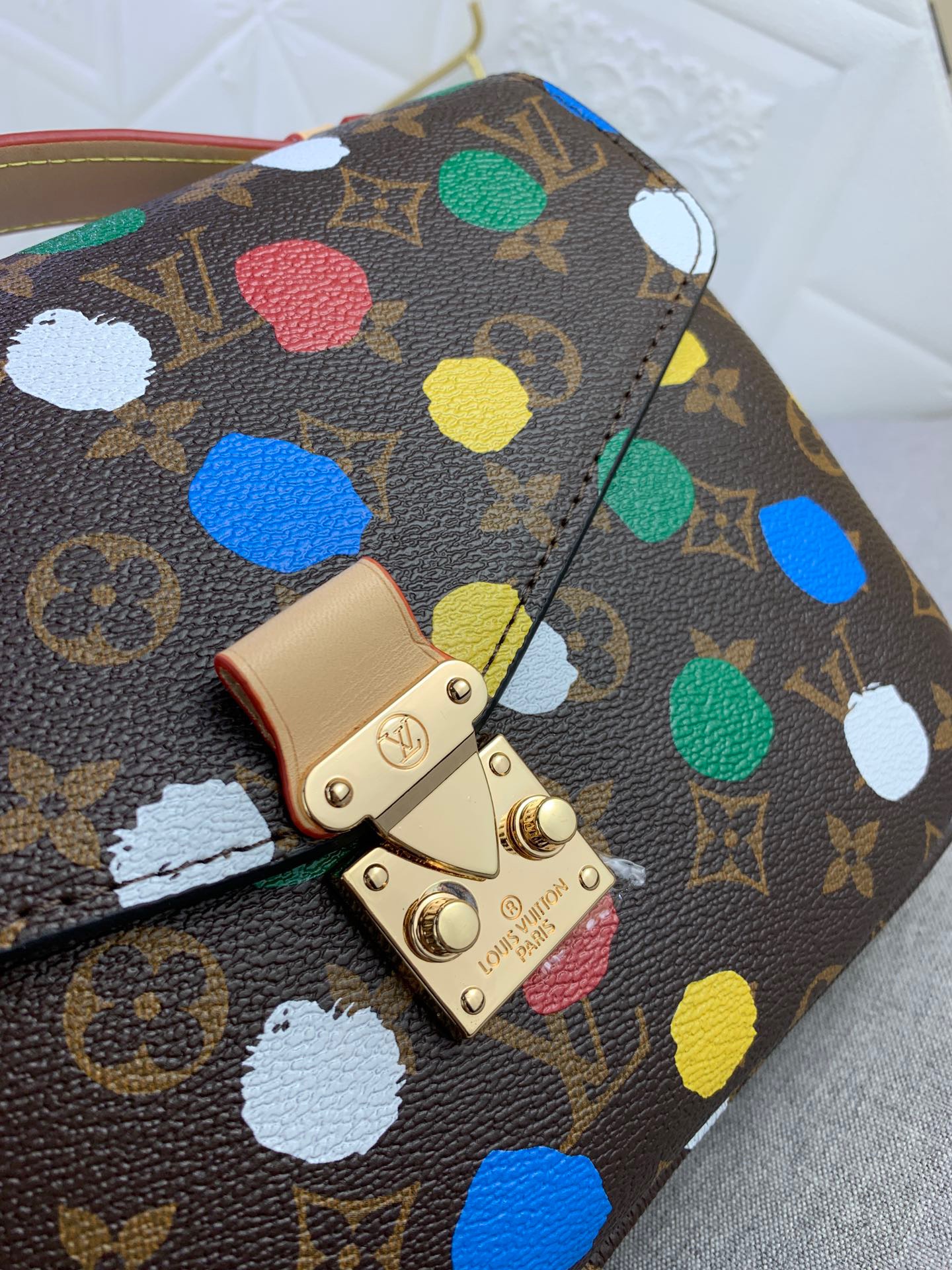 Louis Vuitton LV X YK POCHETTE MÉTIS For Women 9.8 in/ 25 cm-