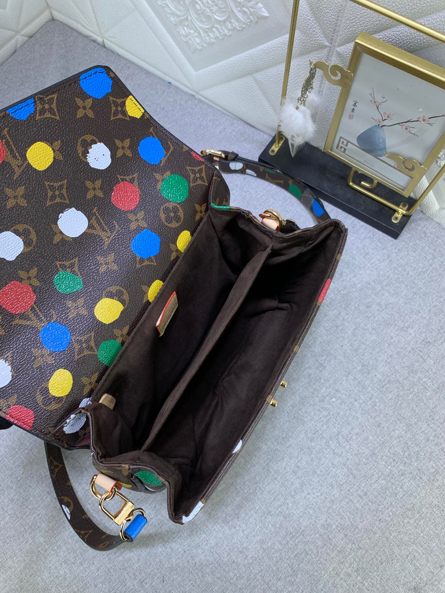 Louis Vuitton LV X YK POCHETTE MÉTIS For Women 9.8 in/ 25 cm-
