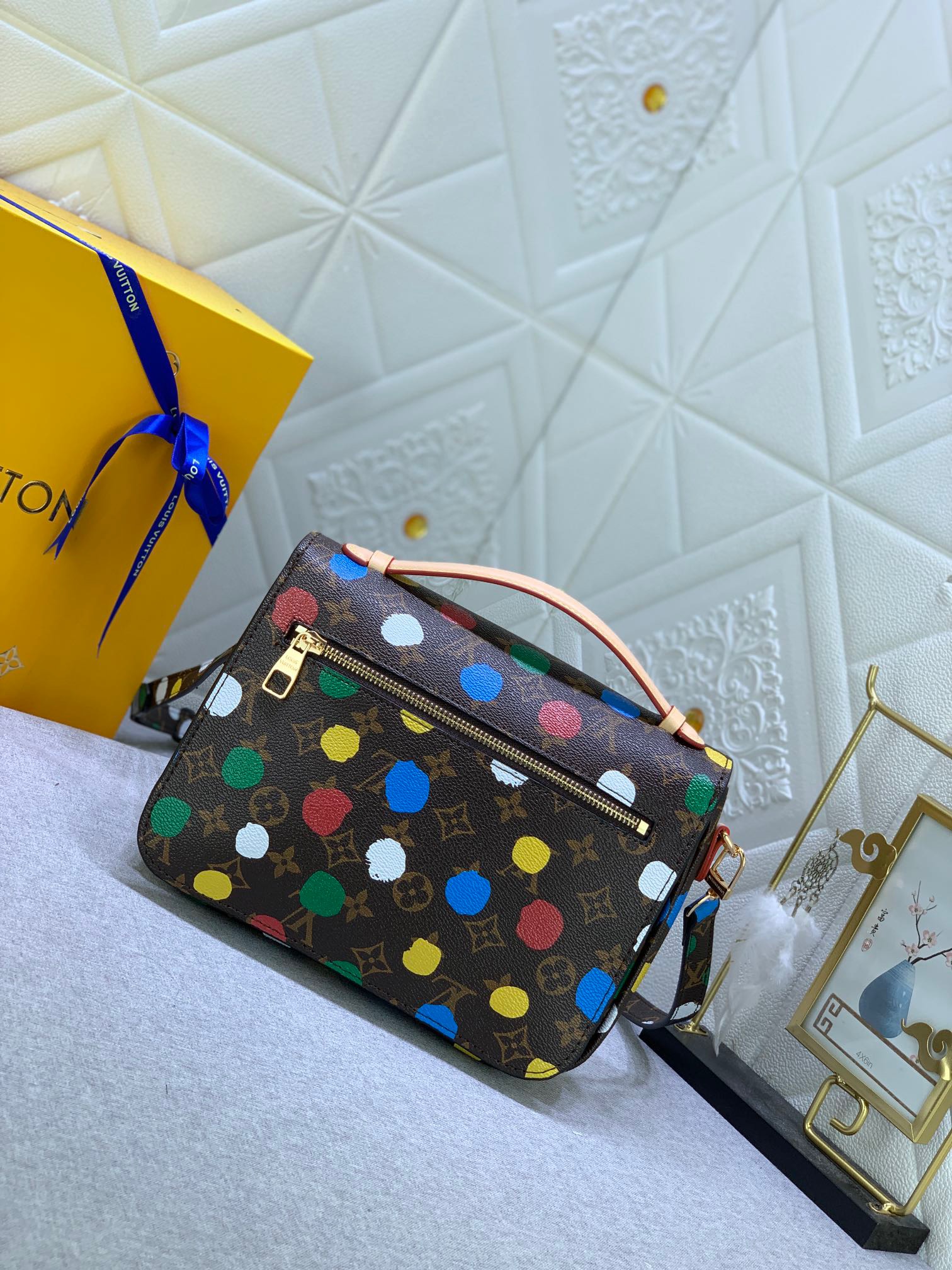 Louis Vuitton LV X YK POCHETTE MÉTIS For Women 9.8 in/ 25 cm-
