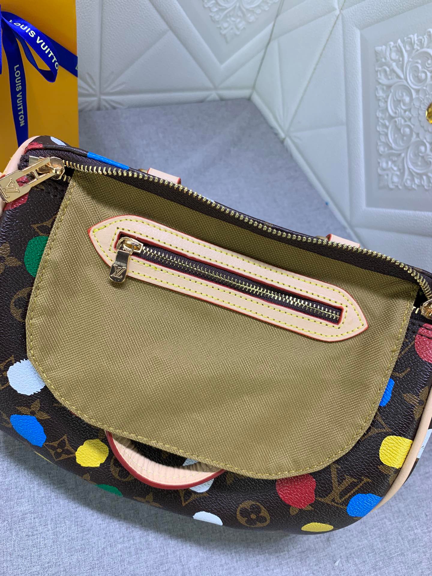 Louis Vuitton LV X YK SPEEDY BANDOULIÈRE 25​ For Women 9.8 in/ 25cm-