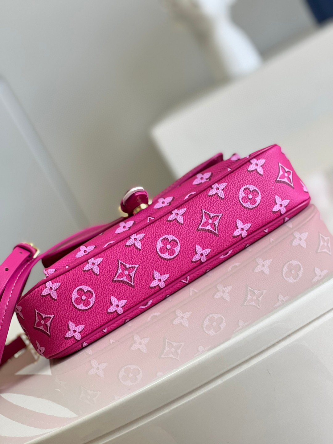 Louis Vuitton Maxi Multi Pochette Accessoires Handbag Pink For Women, Women’s Handbags, Shoulder Bags And Crossbody Bags 9.3in/27cm