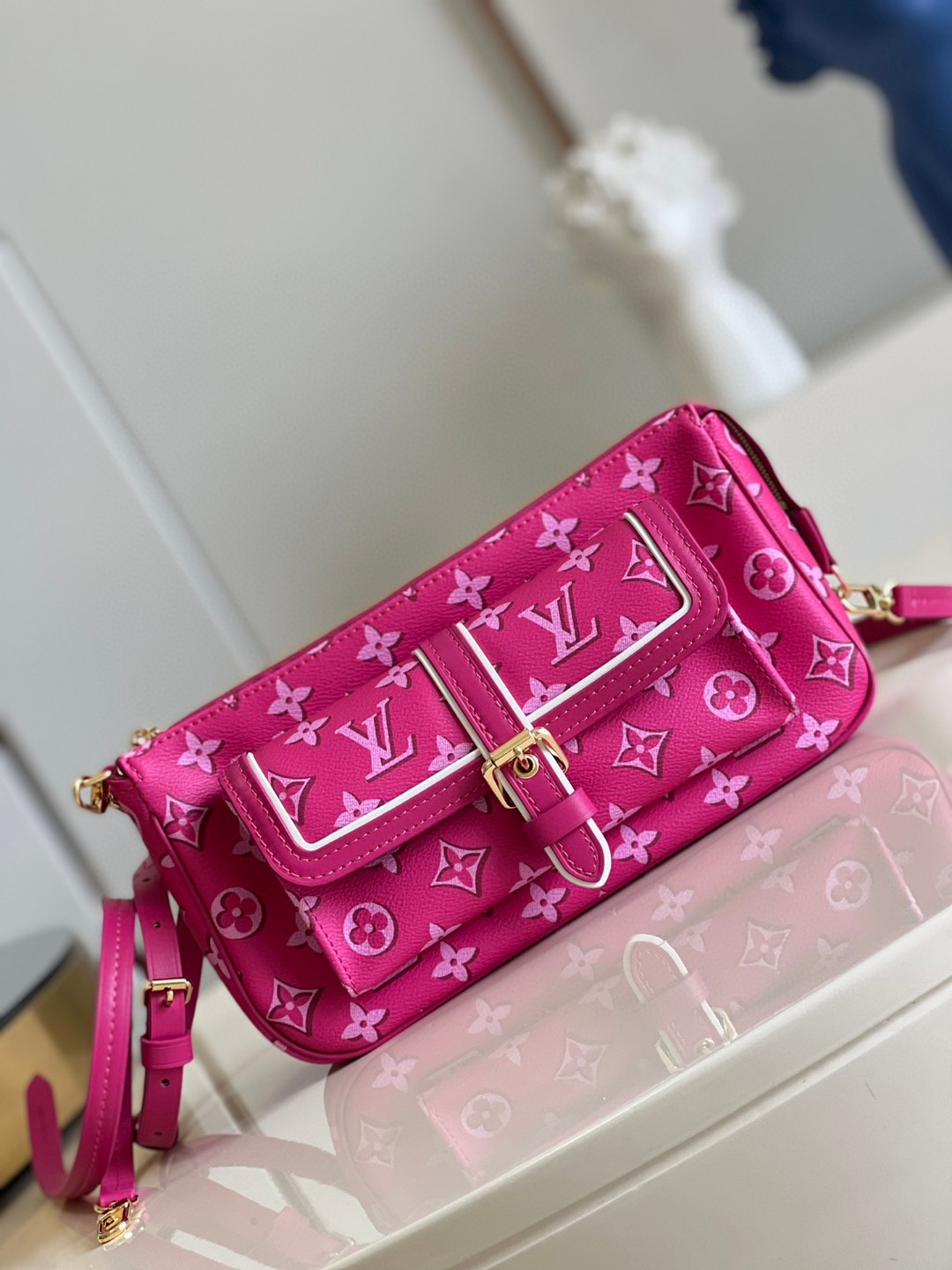 Louis Vuitton Maxi Multi Pochette Accessoires Handbag Pink For Women, Women’s Handbags, Shoulder Bags And Crossbody Bags 9.3in/27cm