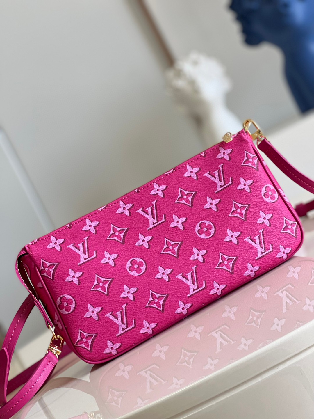 Louis Vuitton Maxi Multi Pochette Accessoires Handbag Pink For Women, Women’s Handbags, Shoulder Bags And Crossbody Bags 9.3in/27cm