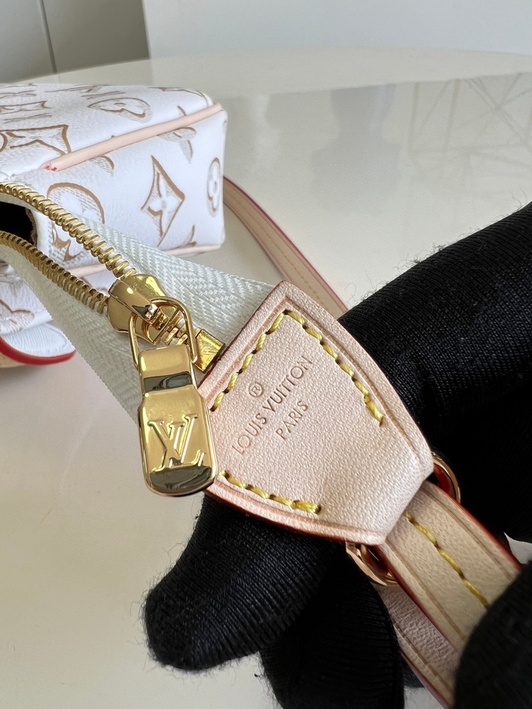 Louis Vuitton Maxi Multi Pochette Accessoires Handbag White For Women, Women’s Handbags, Shoulder Bags And Crossbody Bags 9.3in/27cm