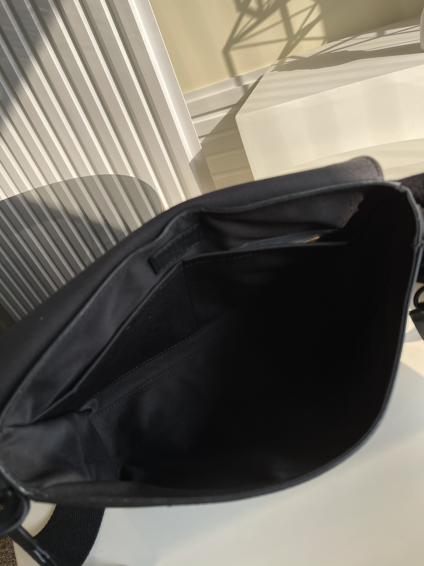 Louis Vuitton Messenger Grain Black For Men, Men’s Bags, Shoulder And Crossbody Bags 11in/28cm