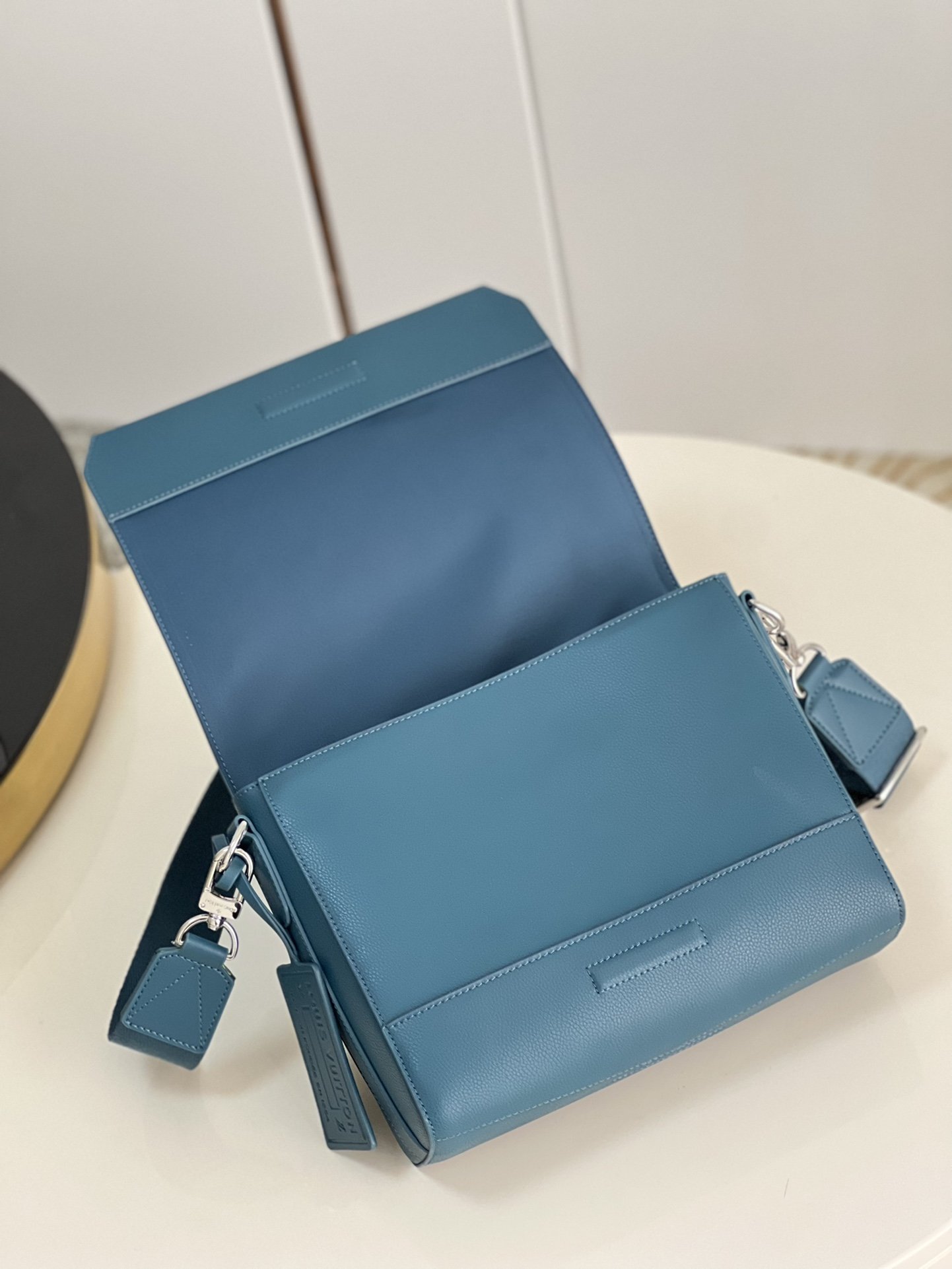 Louis Vuitton Messenger Grain Blue For Men, Men’s Bags, Shoulder And Crossbody Bags 11in/28cm