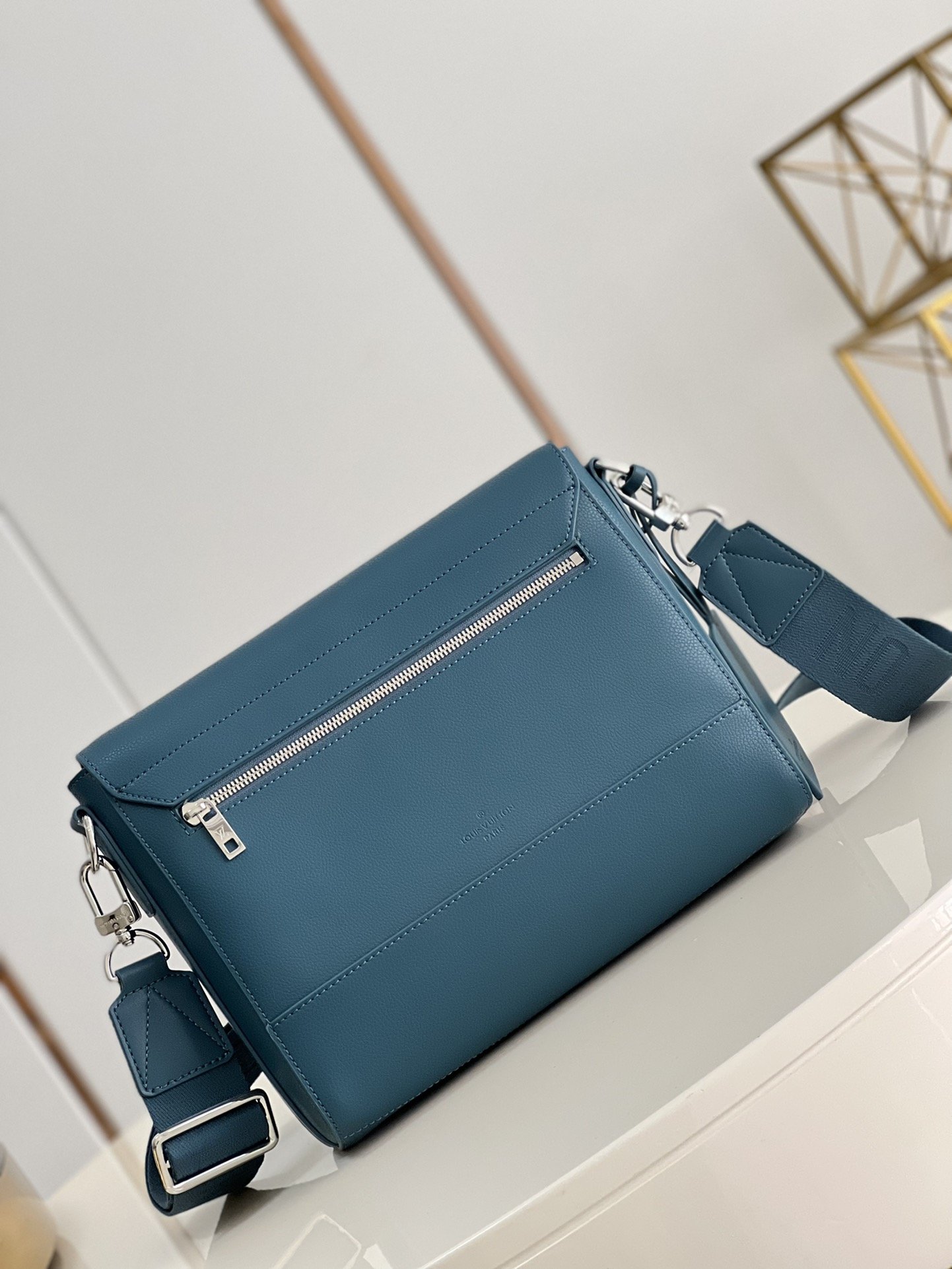 Louis Vuitton Messenger Grain Blue For Men, Men’s Bags, Shoulder And Crossbody Bags 11in/28cm