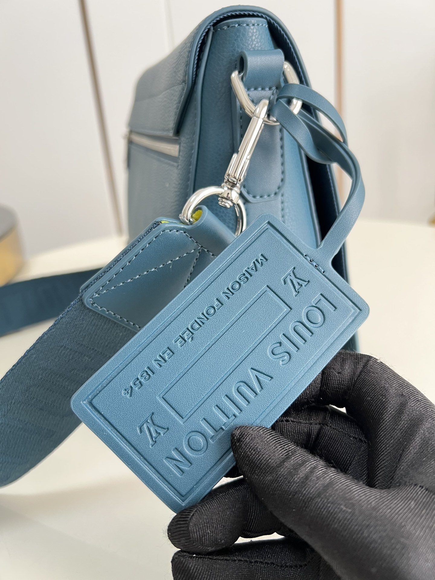Louis Vuitton Messenger Grain Blue For Men, Men’s Bags, Shoulder And Crossbody Bags 11in/28cm
