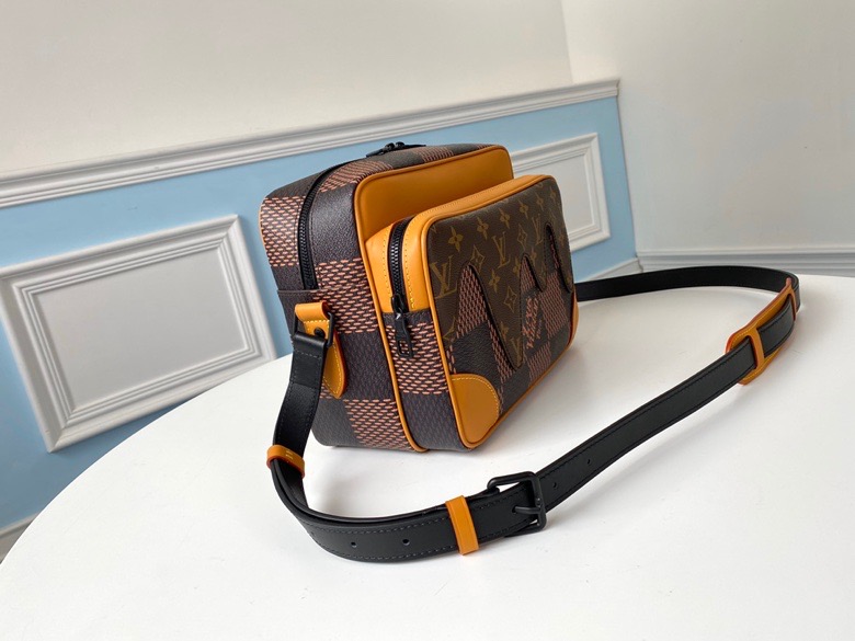 Louis Vuitton Messenger Nil Damier Ebene Canvas And Monogram Canvas For Men, Men’s Bags 10.6in/27cm