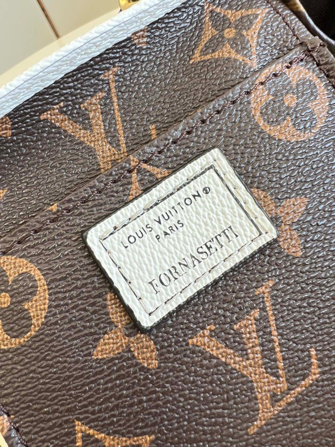 Louis Vuitton MM Tote Bag White For Women, Women’s Handbags, Shoulder Bags And Crossbody Bags 6.7in/17cm LV 