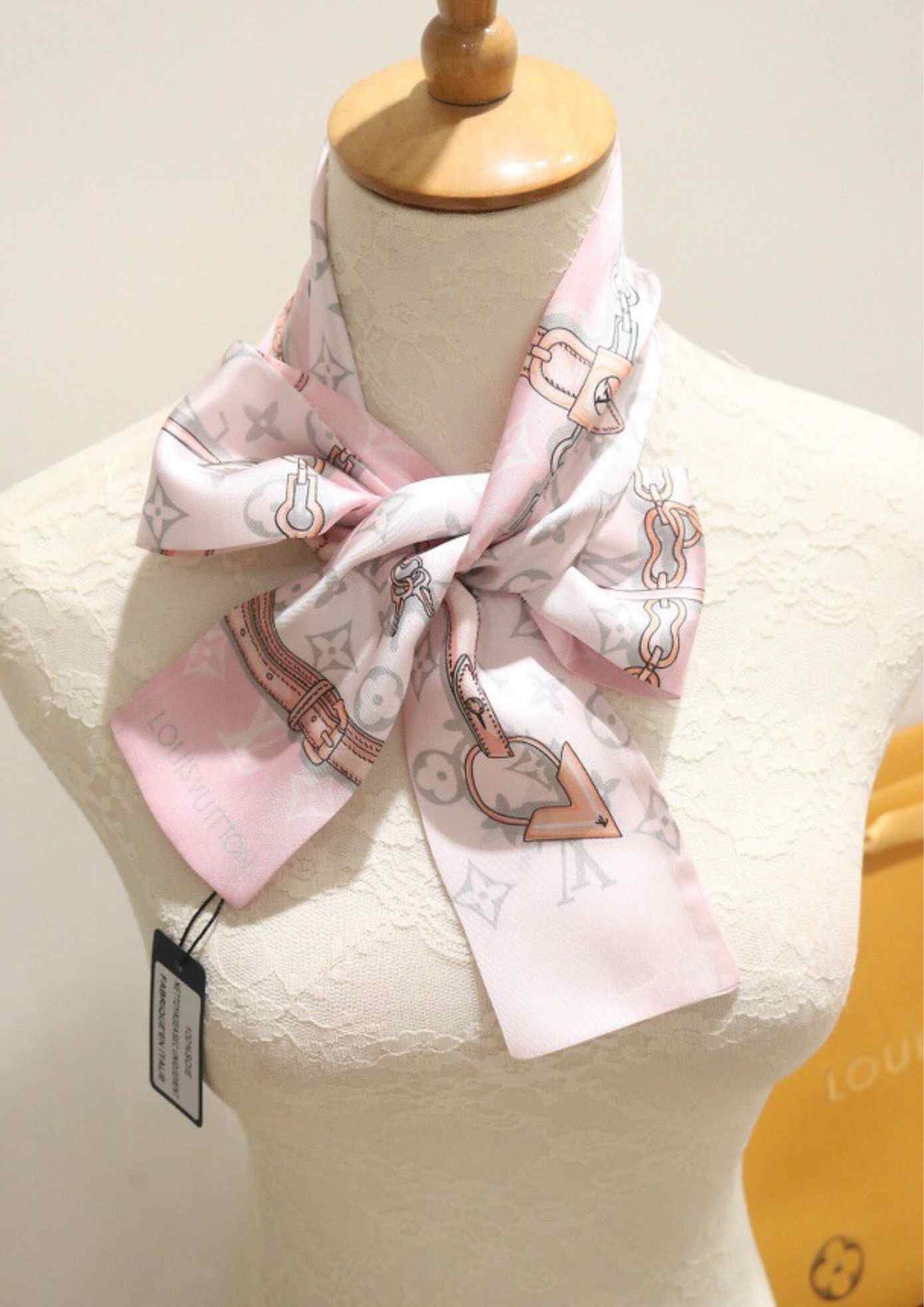 Louis Vuitton Monogram Confidential Bandeau Pink For Women M70637