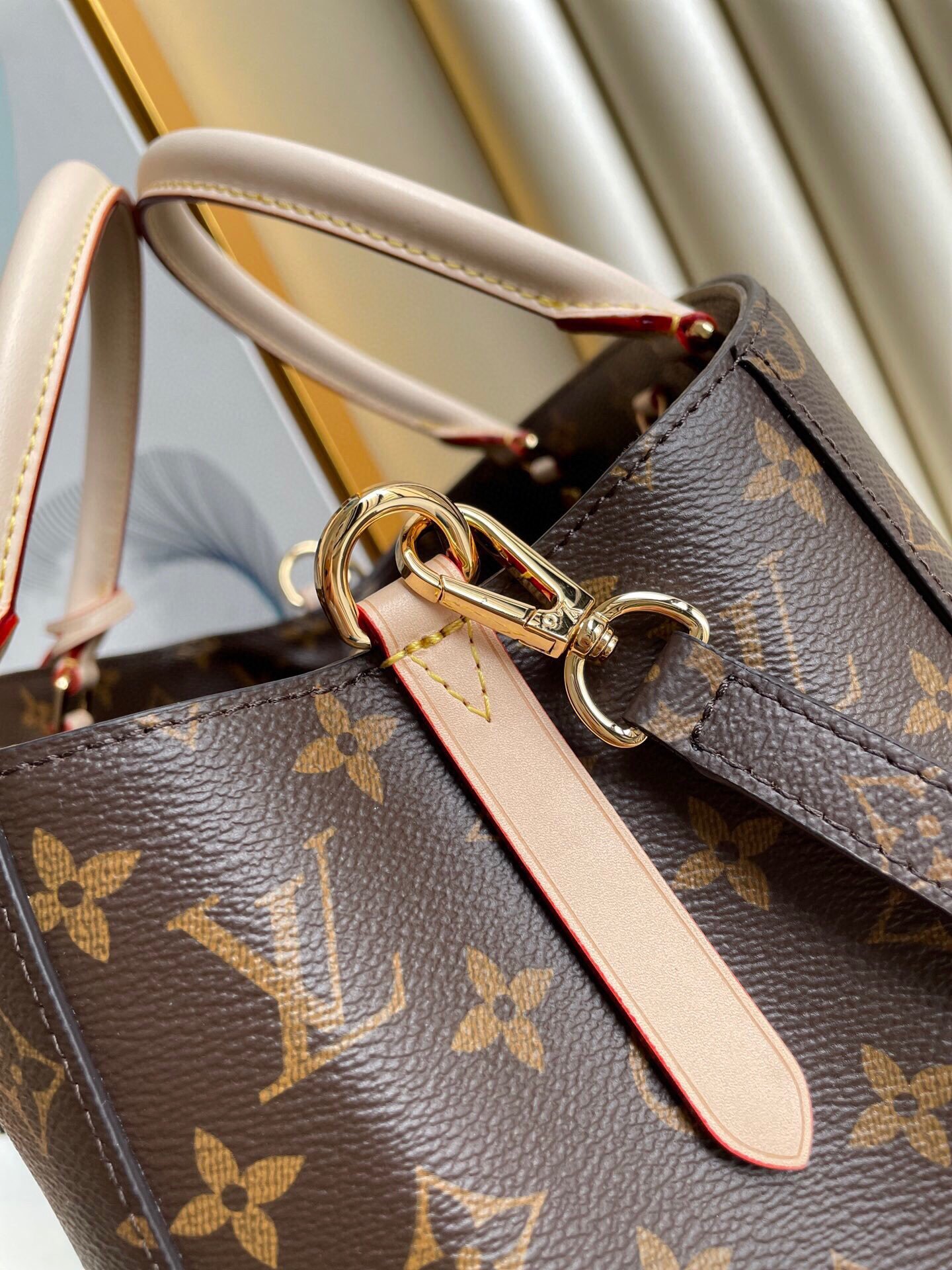 Louis Vuitton Montaigne MM Monogram Canvas For Women, Women’s Handbags, Shoulder And Crossbody Bags 13in/33cm