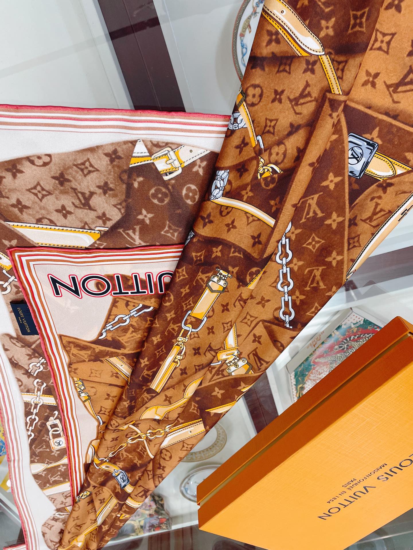 Louis Vuitton More and More Double Face Shawl Brown Scarf 90cm/35in M76933