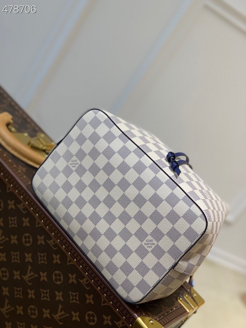Louis Vuitton NeoNoe Bucket Bag MM Damier Azur Canvas 10.2in/26cm Blue For Women