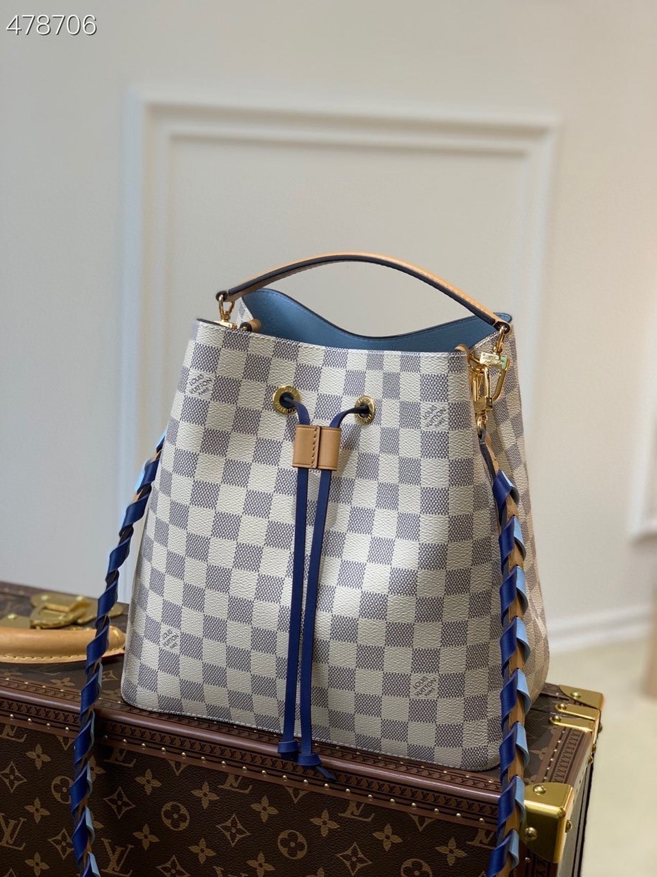 Louis Vuitton NeoNoe Bucket Bag MM Damier Azur Canvas 10.2in/26cm Blue For Women