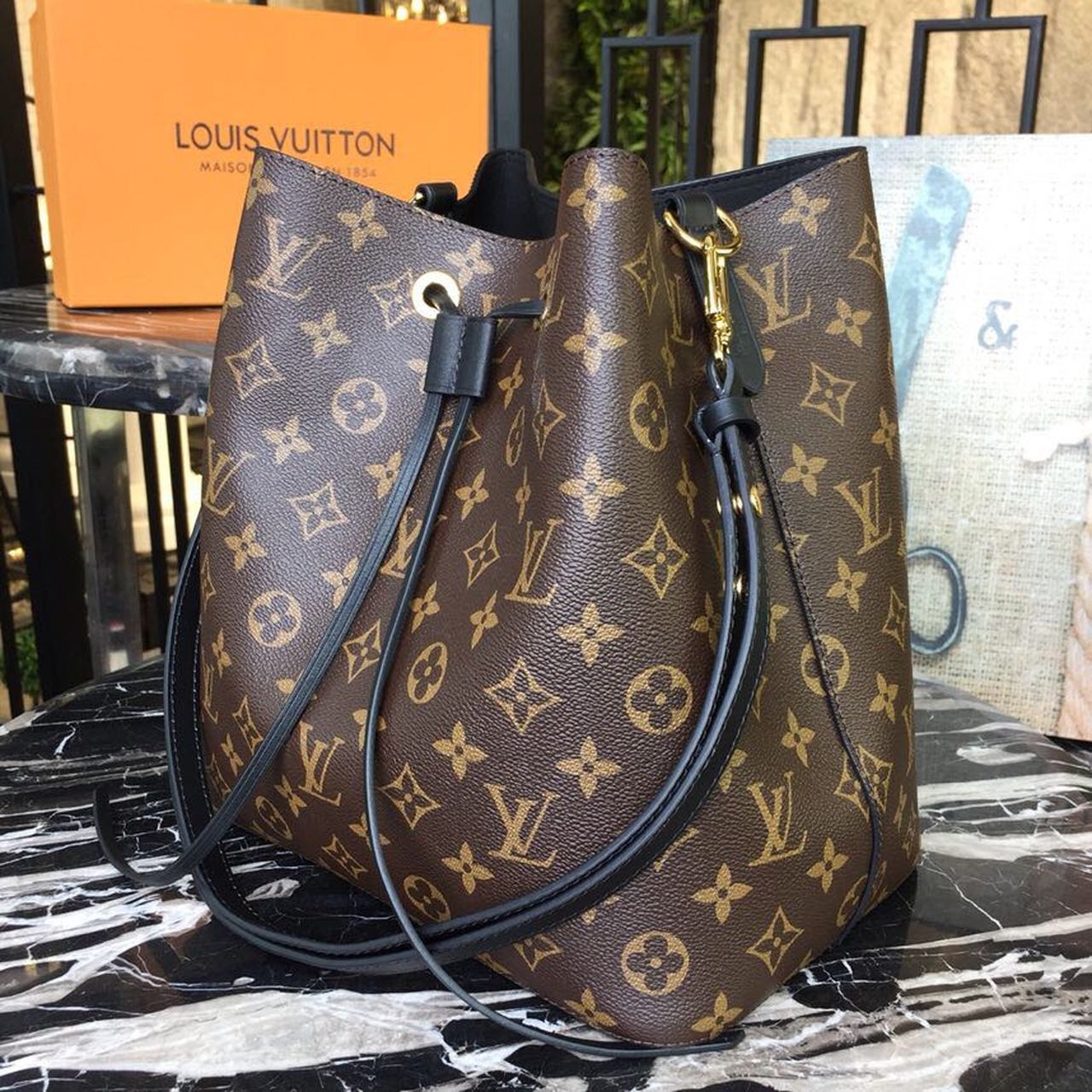 Louis Vuitton NeoNoe MM Bucket Bag Monogram Canvas Black For Women, Women’s Handbags, Shoulder And Crossbody Bags 10.2in/26cm