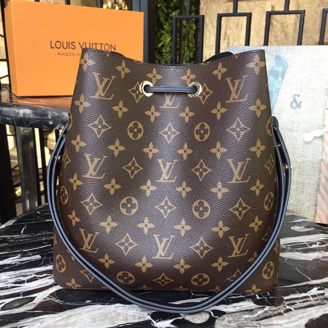Louis Vuitton NeoNoe MM Bucket Bag Monogram Canvas Black For Women, Women’s Handbags, Shoulder And Crossbody Bags 10.2in/26cm