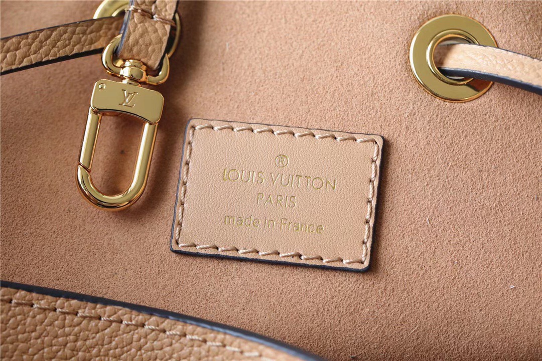 Louis Vuitton NeoNoe MM Monogram Empreinte Arizona Beige / Cream For Women, Women’s Handbags 10.2in/26cm