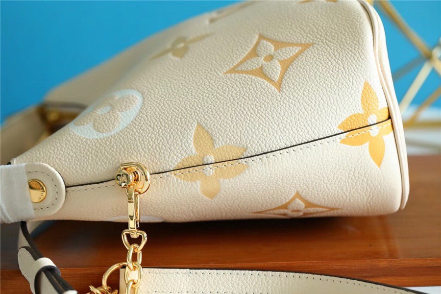 Louis Vuitton Neverfull MM Monogram Canvas Beige For Women, Women’s Handbags, Shoulder and Crossbody Bags 9.4in/24cm LV 