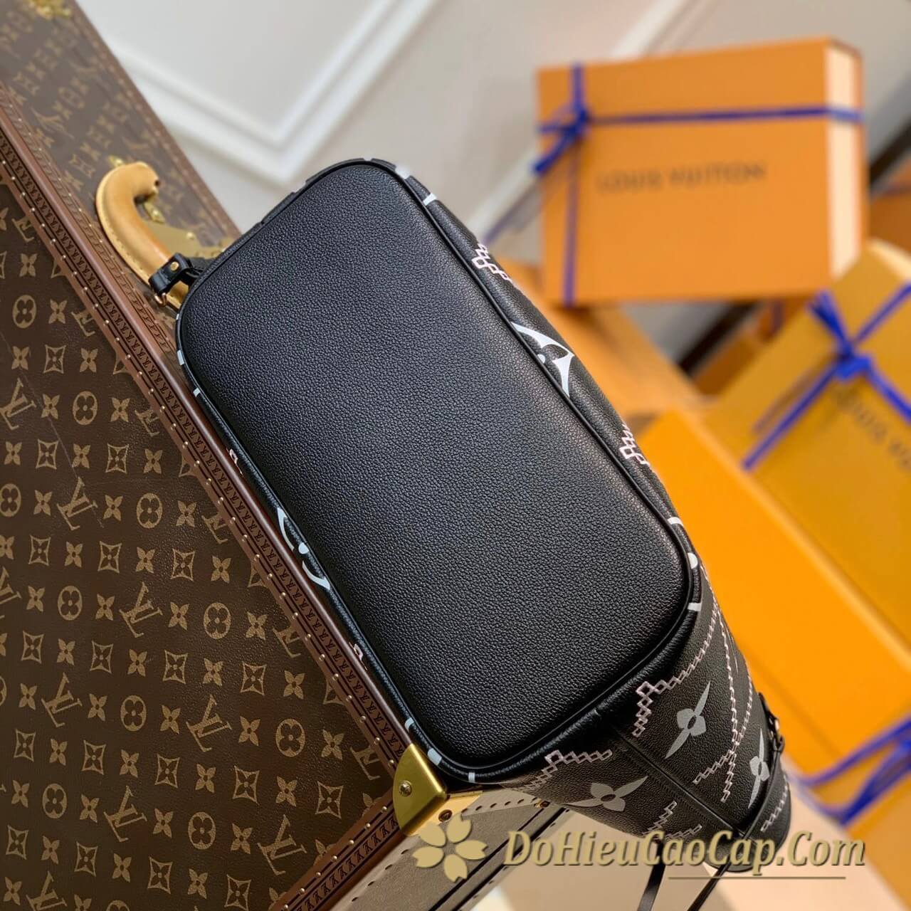 Louis Vuitton Neverfull MM Monogram Empreinte Black For Women, Women’s Handbags, Tote Bags 12.2in/31cm