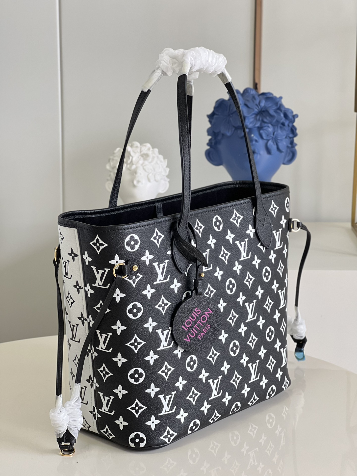 Louis Vuitton Neverfull MM Monogram Empreinte Black/White For Women, Women’s Handbags, Tote Bags 12.2in/31cm