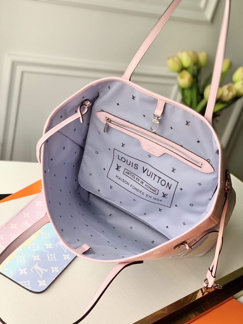 Louis Vuitton Neverfull MM Tote Bag Monogram Canvas For LV Escale Collection, Women’s Handbags, Shoulder Bags 12.2in/31cm
