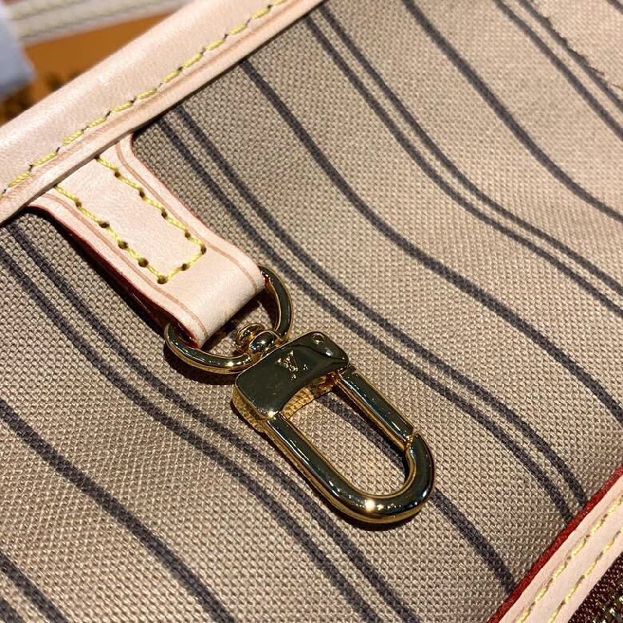 Louis Vuitton Neverfull MM Tote Bag Monogram Canvas For Women, Women’s Handbags, Shoulder Bags 12.6in/32cm