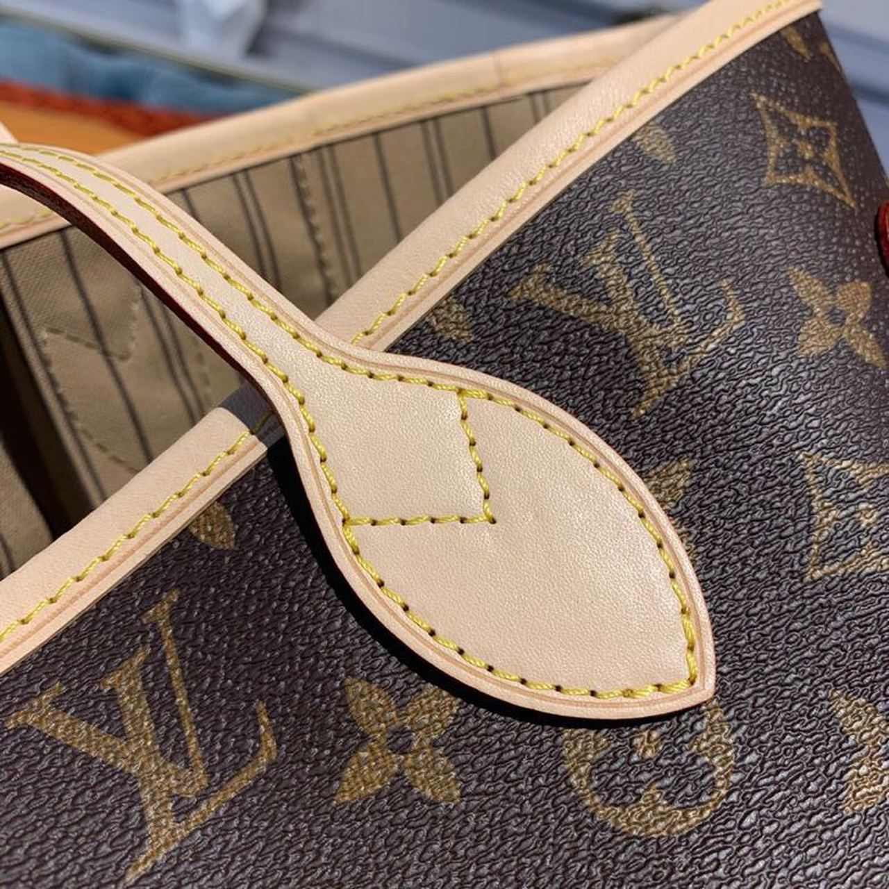Louis Vuitton Neverfull MM Tote Bag Monogram Canvas For Women, Women’s Handbags, Shoulder Bags 12.6in/32cm