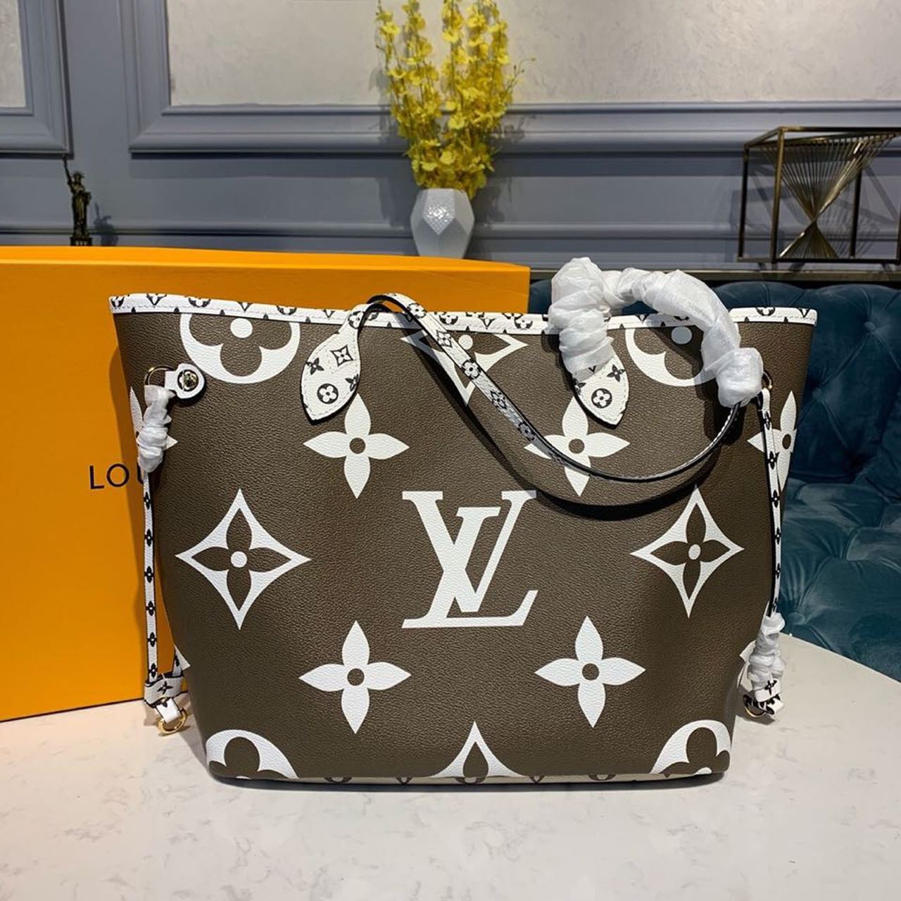 Louis Vuitton Neverfull MM Tote Bag Monogram Canvas Khaki/Beige For Women, Women’s Handbags, Shoulder Bags 12.2in/31cm