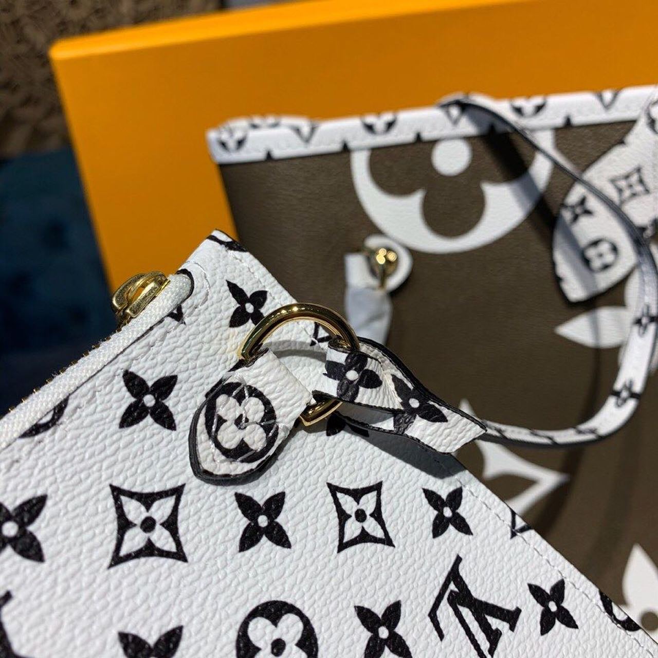 Louis Vuitton Neverfull MM Tote Bag Monogram Canvas Khaki/Beige For Women, Women’s Handbags, Shoulder Bags 12.2in/31cm