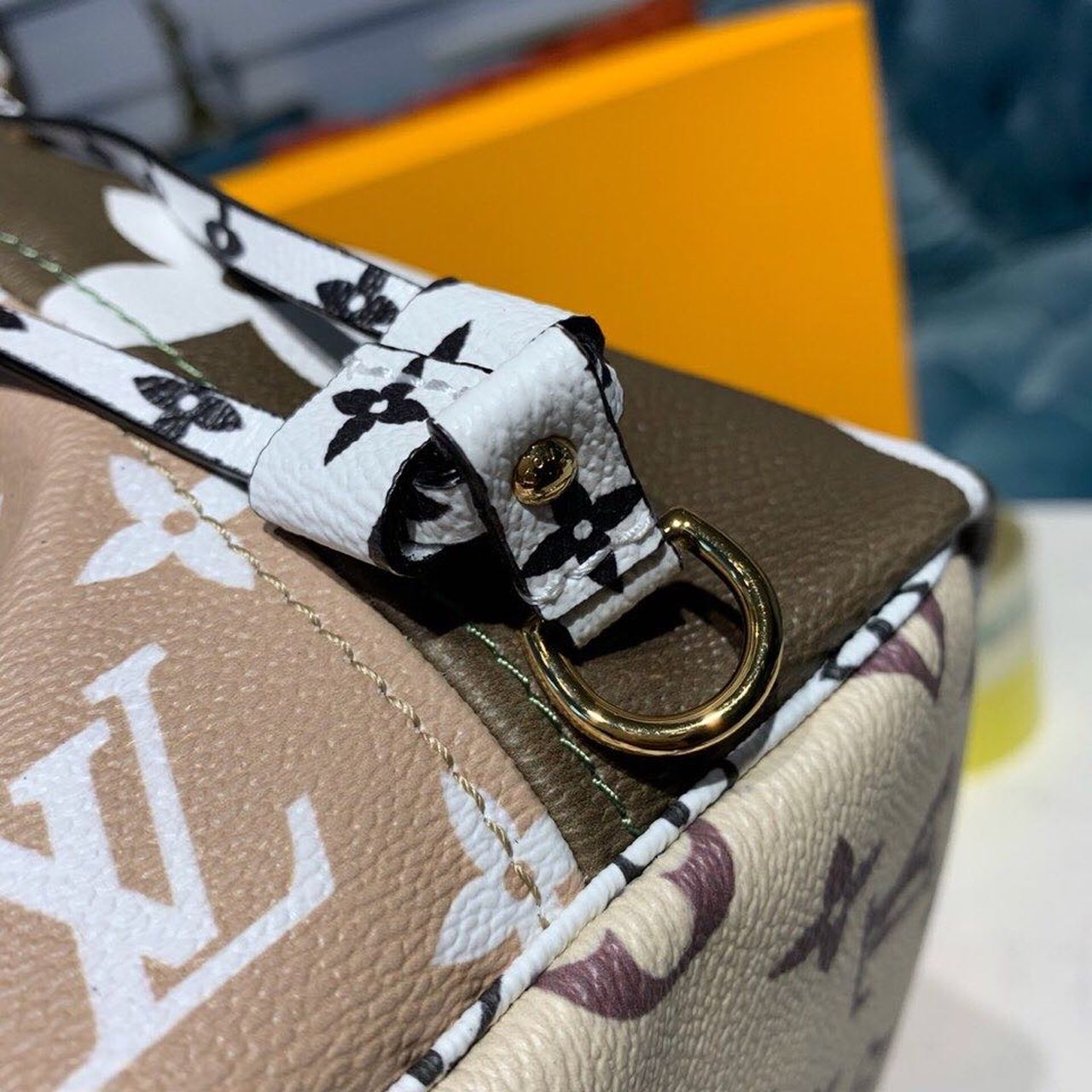 Louis Vuitton Neverfull MM Tote Bag Monogram Canvas Khaki/Beige For Women, Women’s Handbags, Shoulder Bags 12.2in/31cm