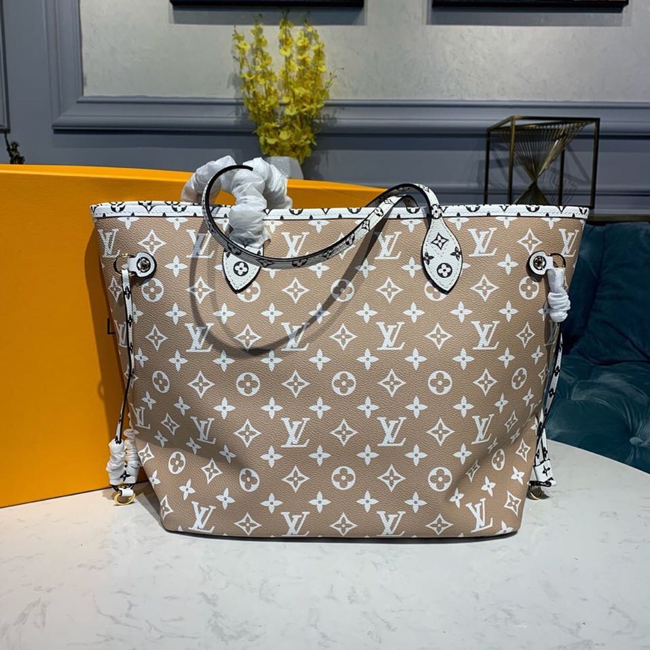 Louis Vuitton Neverfull MM Tote Bag Monogram Canvas Khaki/Beige For Women, Women’s Handbags, Shoulder Bags 12.2in/31cm