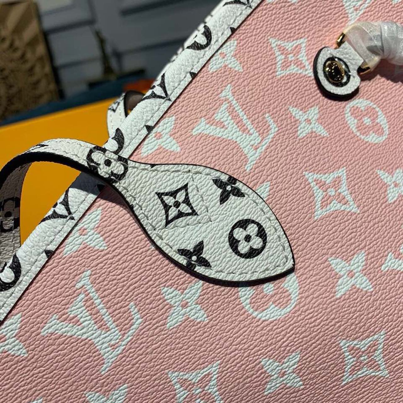 Louis Vuitton Neverfull MM Tote Bag Monogram Canvas Red/Pink For Women, Women’s Handbags, Shoulder Bags 12.2in/31cm