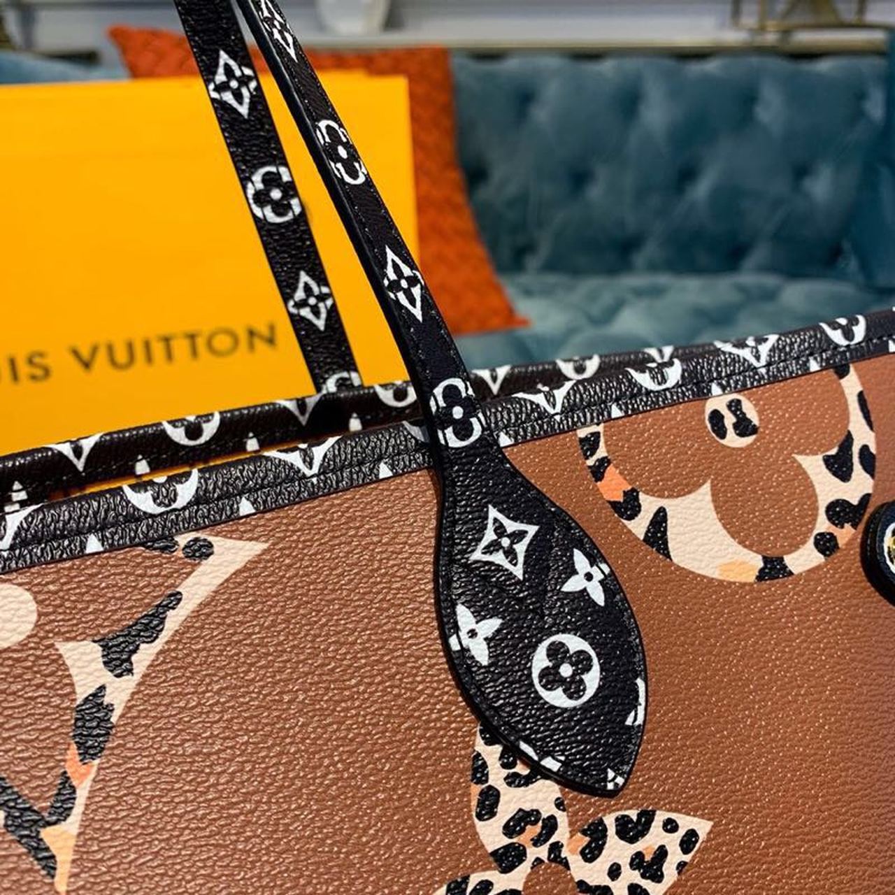 Louis Vuitton Neverfull MM Tote Bag Monogram Jungle Canvas Black For Women, Women’s Handbags, Shoulder Bags 12.2in/31cm