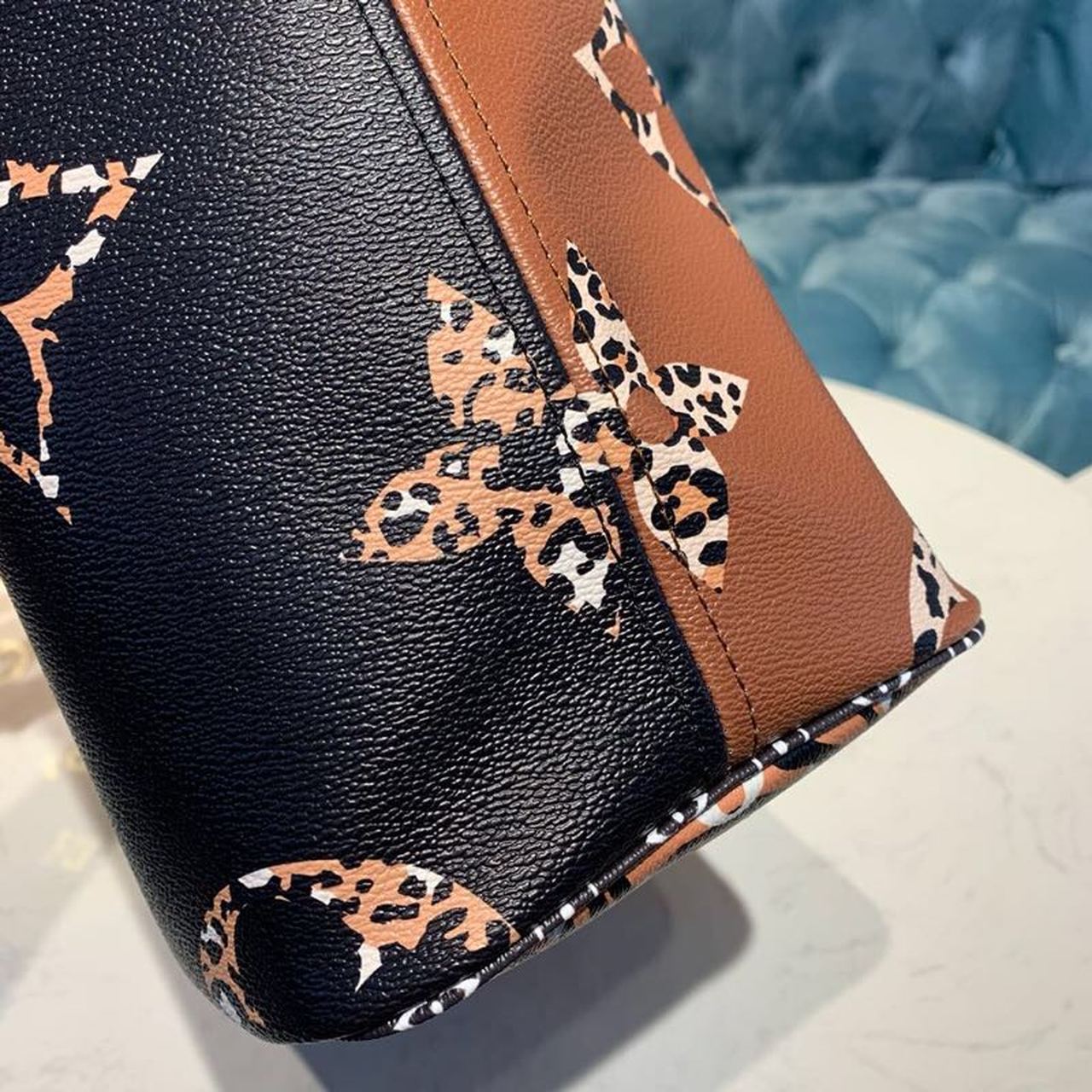 Louis Vuitton Neverfull MM Tote Bag Monogram Jungle Canvas Black For Women, Women’s Handbags, Shoulder Bags 12.2in/31cm