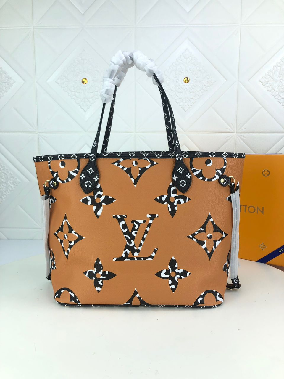 Louis Vuitton Neverfull MM Tote Bag Monogram Jungle Canvas Black/Caramel For Women, Women’s Handbags, Shoulder Bags 12.2in/31cm