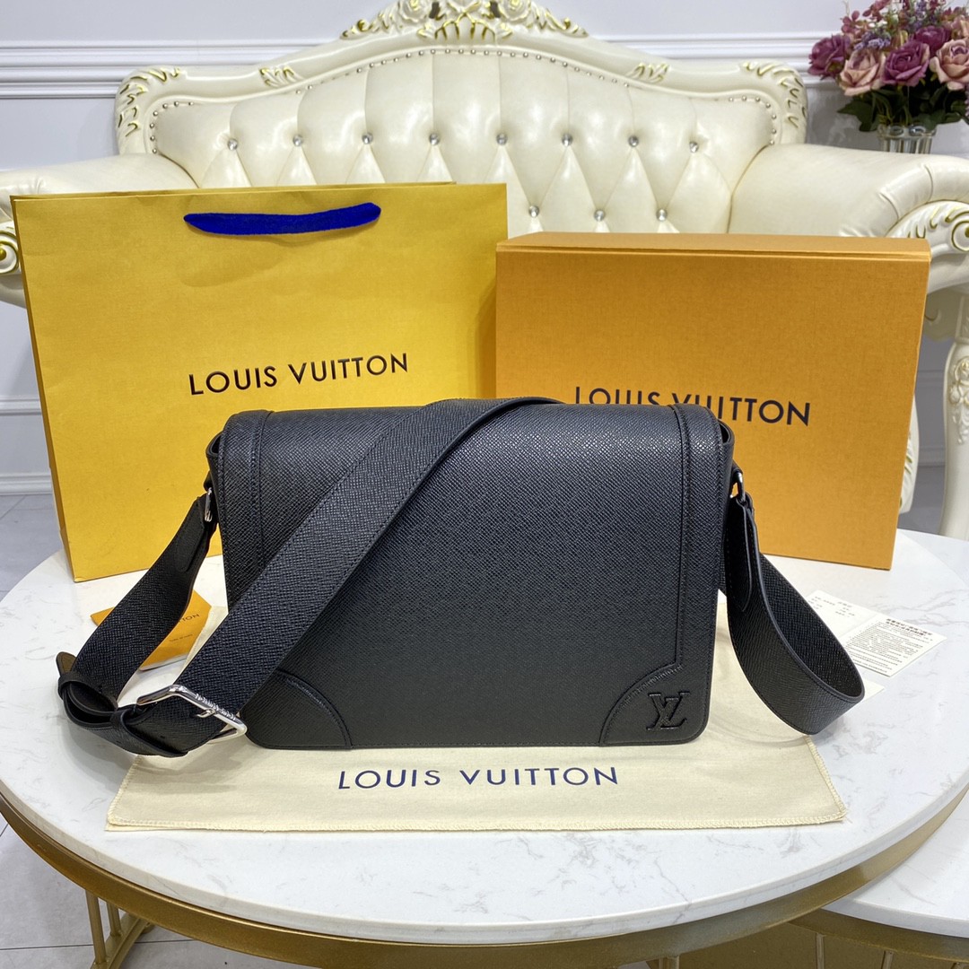 Louis Vuitton New Flap Messenger Bag Taiga Black For Men, Men’s Bags, Shoulder And Crossbody Bags 11.1in/28.3cm