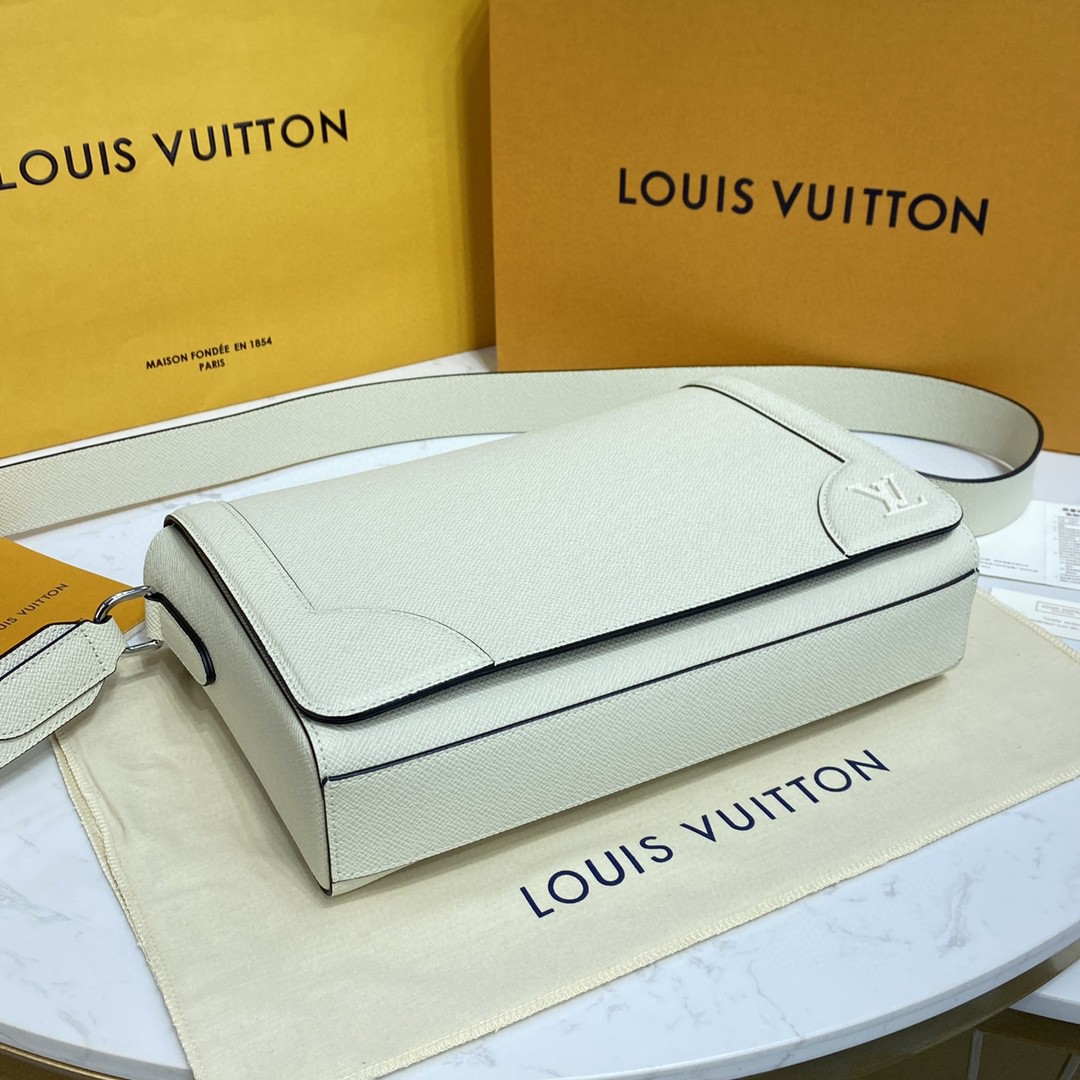 Louis Vuitton New Flap Messenger Bag Taiga White For Men, Men’s Bags, Shoulder And Crossbody Bags 11.1in/28.3cm LV 