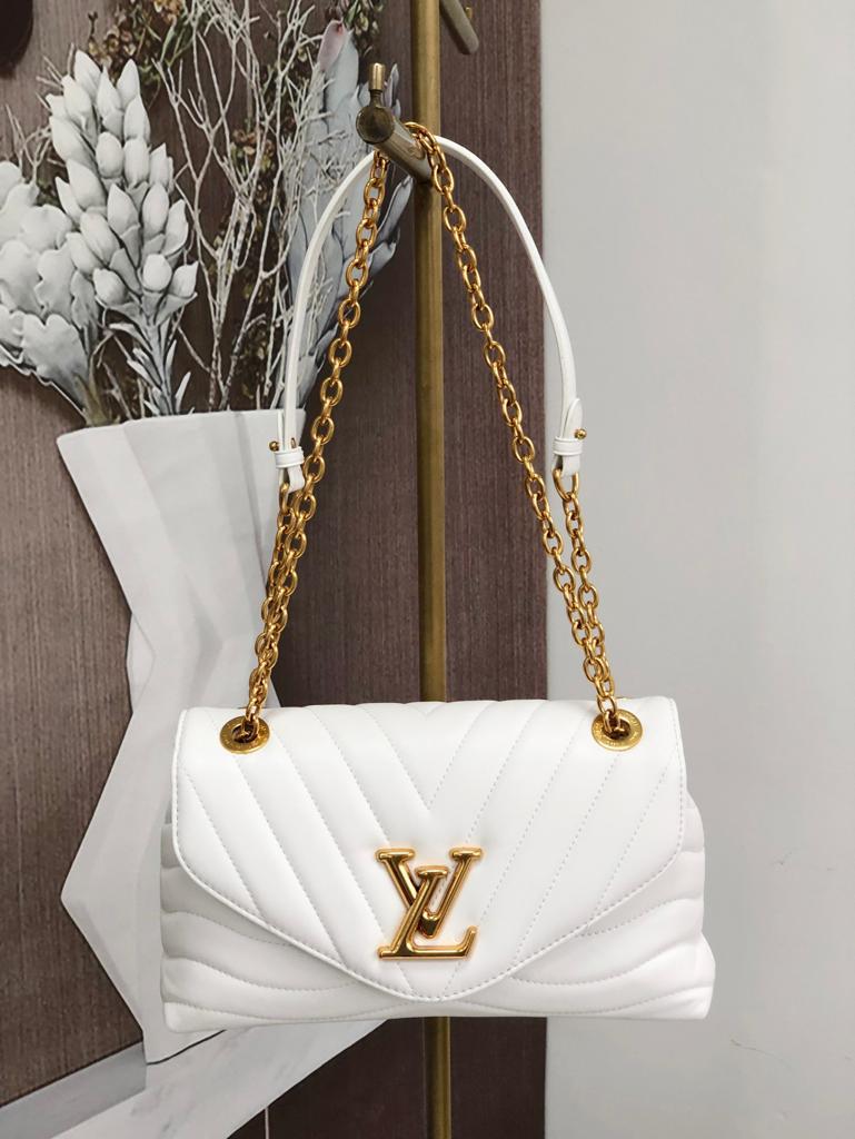 Louis Vuitton New Wave Chain Bag White For Women, Women’s Handbags, Shoulder And Crossbody Bags 9.4in/24cm