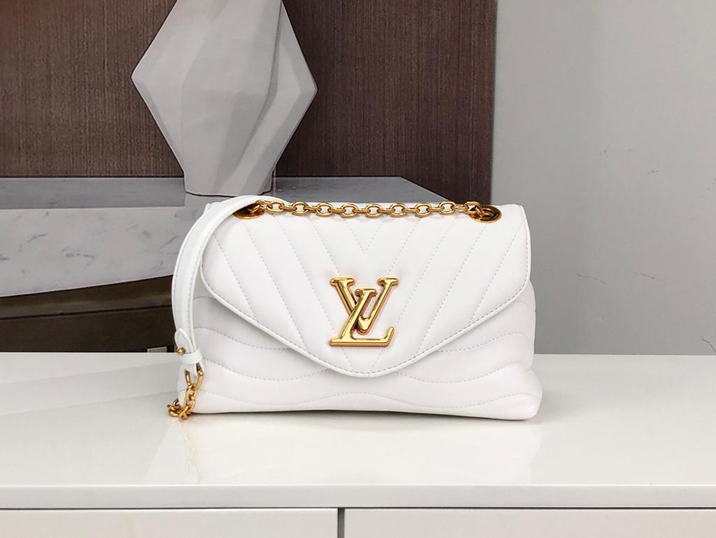 Louis Vuitton New Wave Chain Bag White For Women, Women’s Handbags, Shoulder And Crossbody Bags 9.4in/24cm