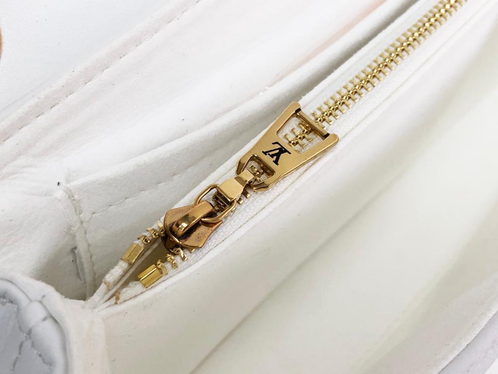 Louis Vuitton New Wave Chain Bag White For Women, Women’s Handbags, Shoulder And Crossbody Bags 9.4in/24cm