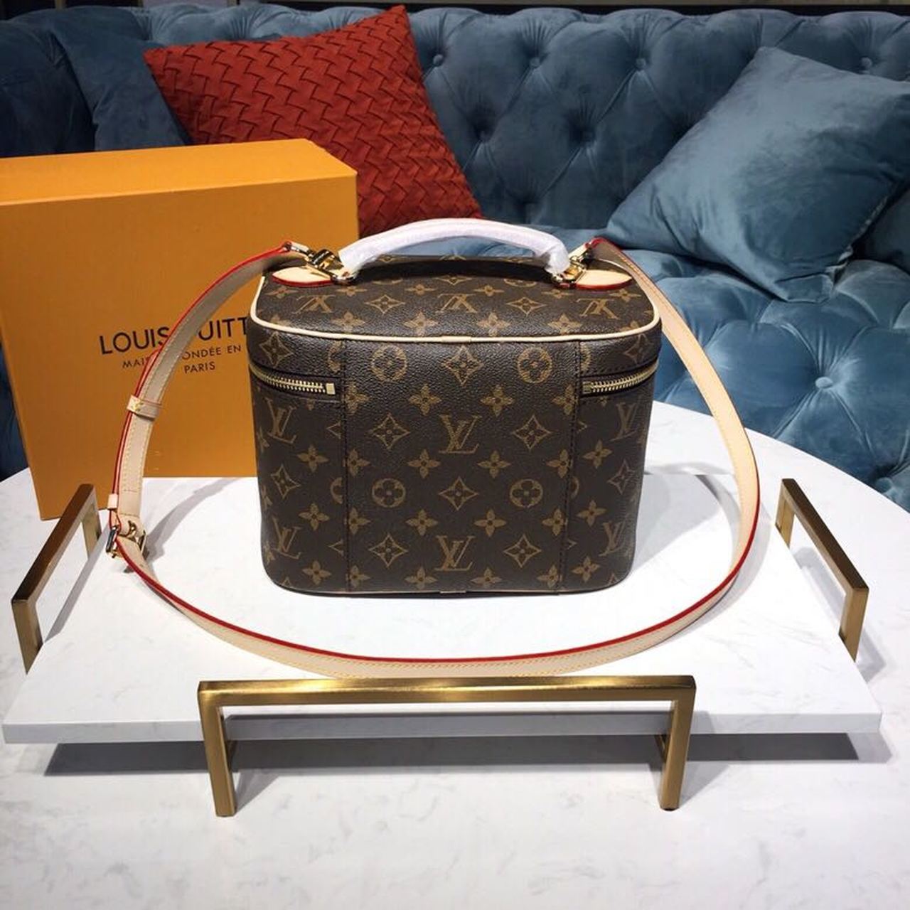 Louis Vuitton Nice BB Vanity Case Monogram Canvas For Women, Women’s Bags, Travel Bags 9.4in/24cm