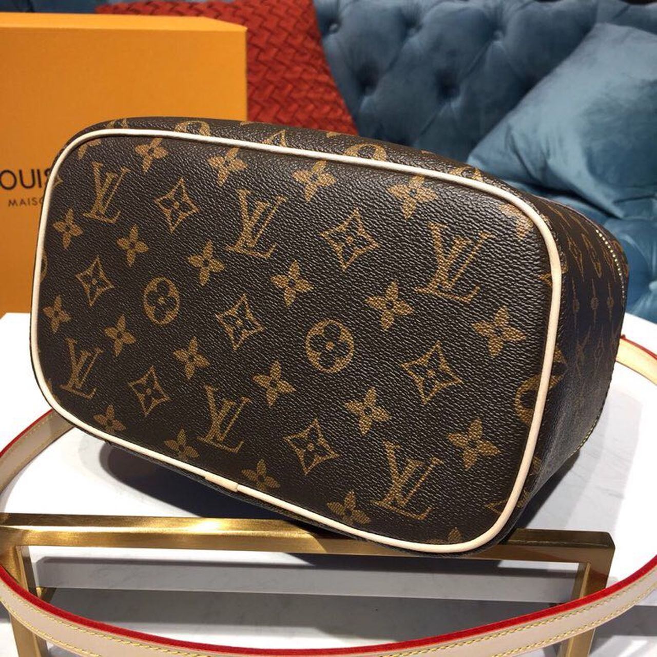 Louis Vuitton Nice BB Vanity Case Monogram Canvas For Women, Women’s Bags, Travel Bags 9.4in/24cm