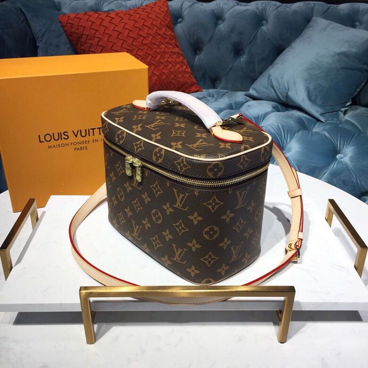 Louis Vuitton Nice BB Vanity Case Monogram Canvas For Women, Women’s Bags, Travel Bags 9.4in/24cm
