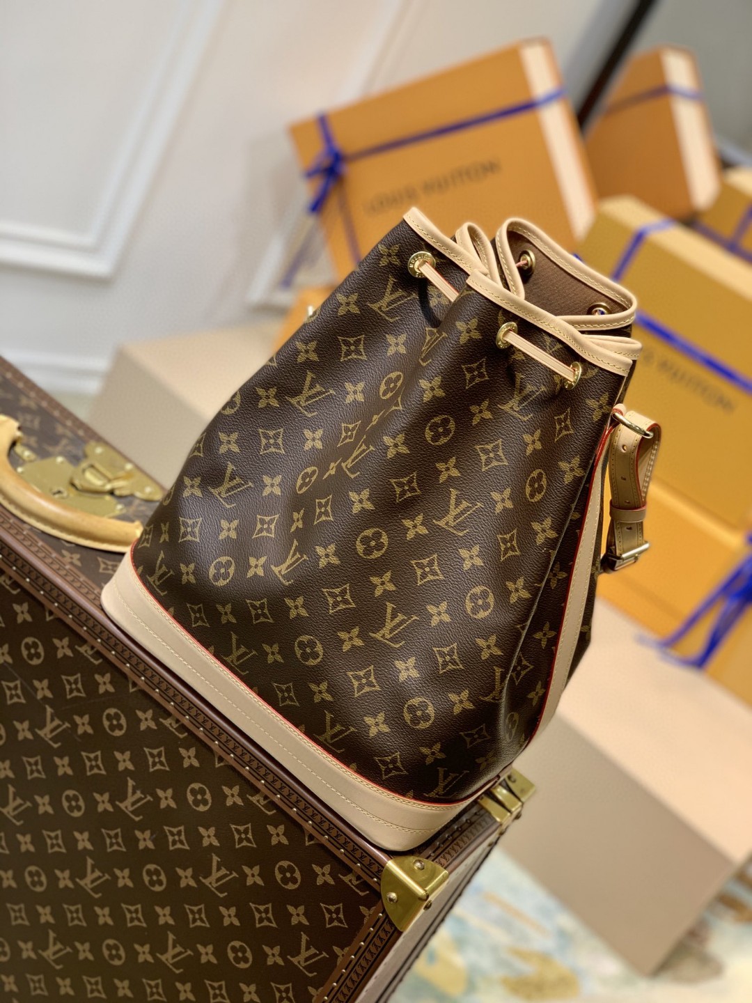 Louis Vuitton Noé Bucket Bag Monogram Canvas For Women, Women’s Handbags, Shoulder Bags 13.4in/36cm