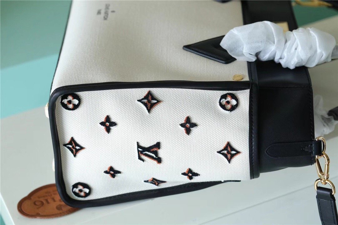 Louis Vuitton On My Side MM Bag Monogram Flower For Women 31cm/12.2 Inches Caramel Black