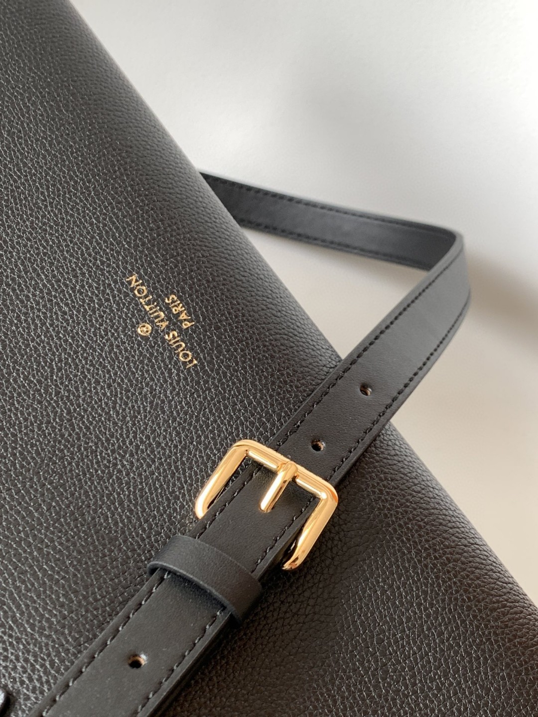 Louis Vuitton On My Side MM Tote Bag Monogram Canvas Black For Women, Women’s Handbags, Shoulder Bags 12in/31cm
