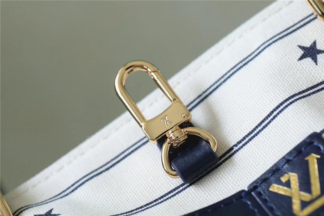 Louis Vuitton Onthego GM Monogram Giant And Raffia White/ Black For Women, Women’s Handbags, Shoulder And Crossbody Bags 41cm/16.1in LV 