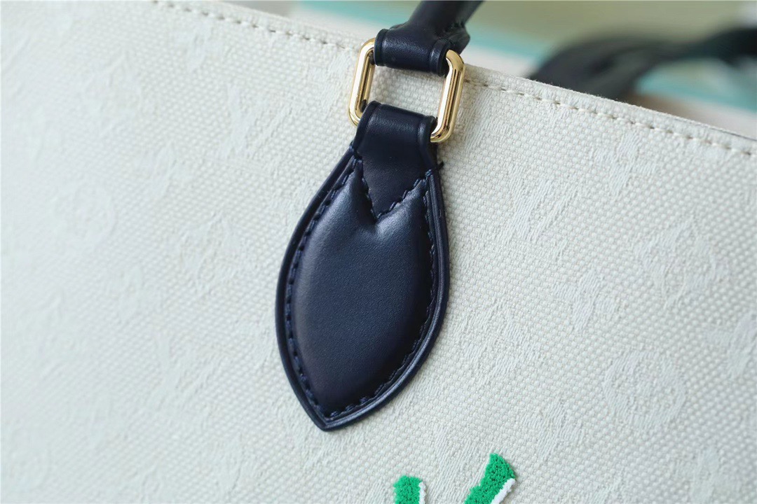 Louis Vuitton Onthego GM Monogram Giant And Raffia White/ Black For Women, Women’s Handbags, Shoulder And Crossbody Bags 41cm/16.1in LV 