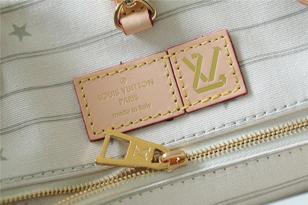 Louis Vuitton Onthego GM Monogram Giant And Raffia White/ Pink For Women, Women’s Handbags, Shoulder And Crossbody Bags 41cm/16.1in LV
